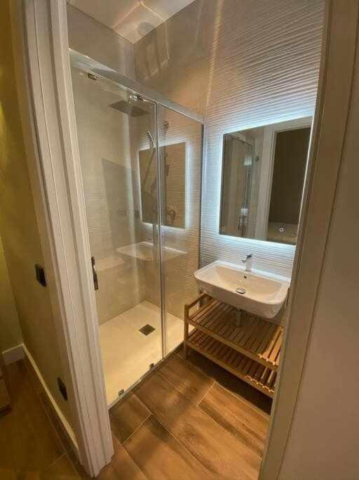 Seville Luxury Downtown Suite Ngoại thất bức ảnh